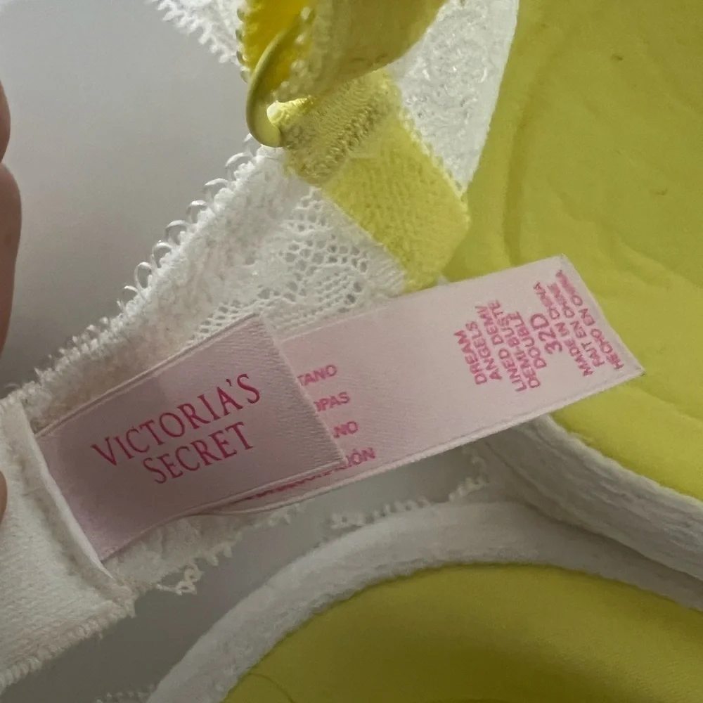 Victoria’s Secret Dream Angels Lace Rhinestone Bra 32D